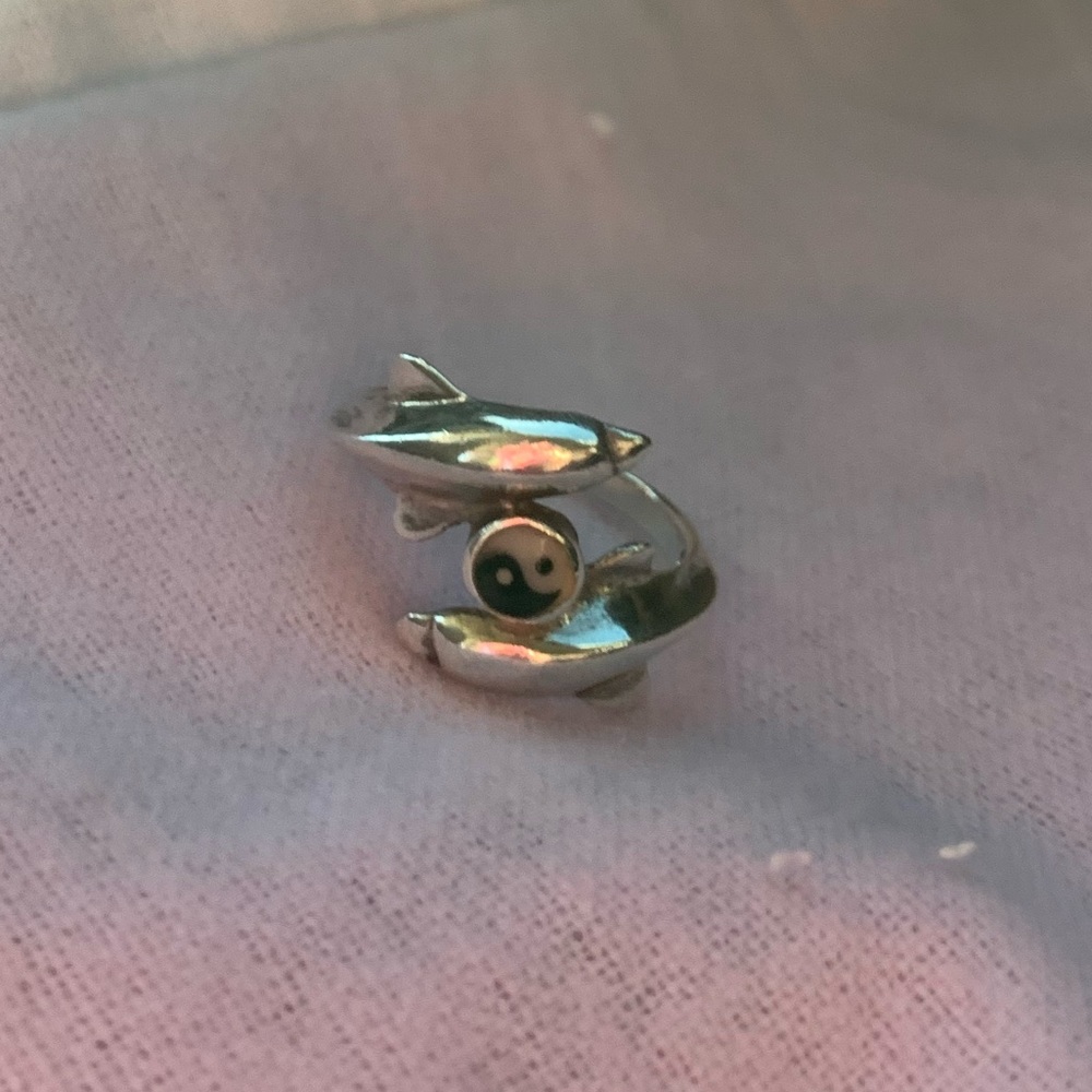 Dolphins yin and yang 925 silver size 7